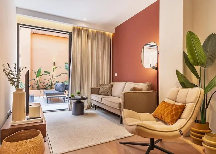 Modern And Luxurous City Apartment